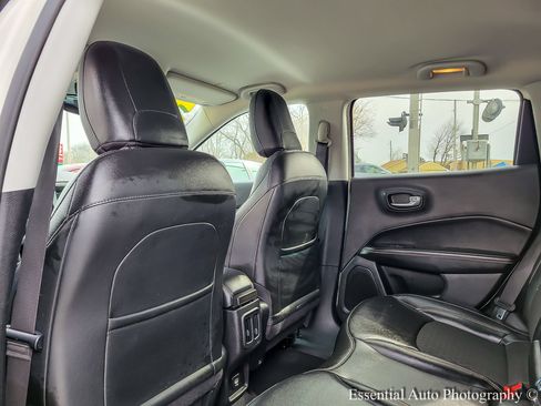 Used 2021 Jeep Compass Latitude FWD image 10