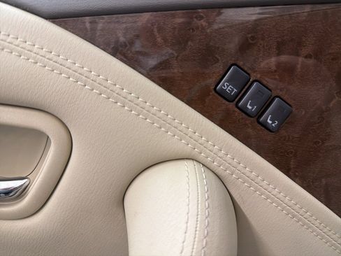 Used 2016 INFINITI QX80 Luxe w/ 22" Wheel Package image 15