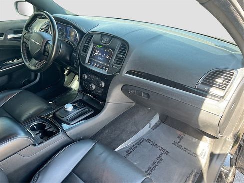 Used 2022 Chrysler 300 S w/ Comfort Group image 31