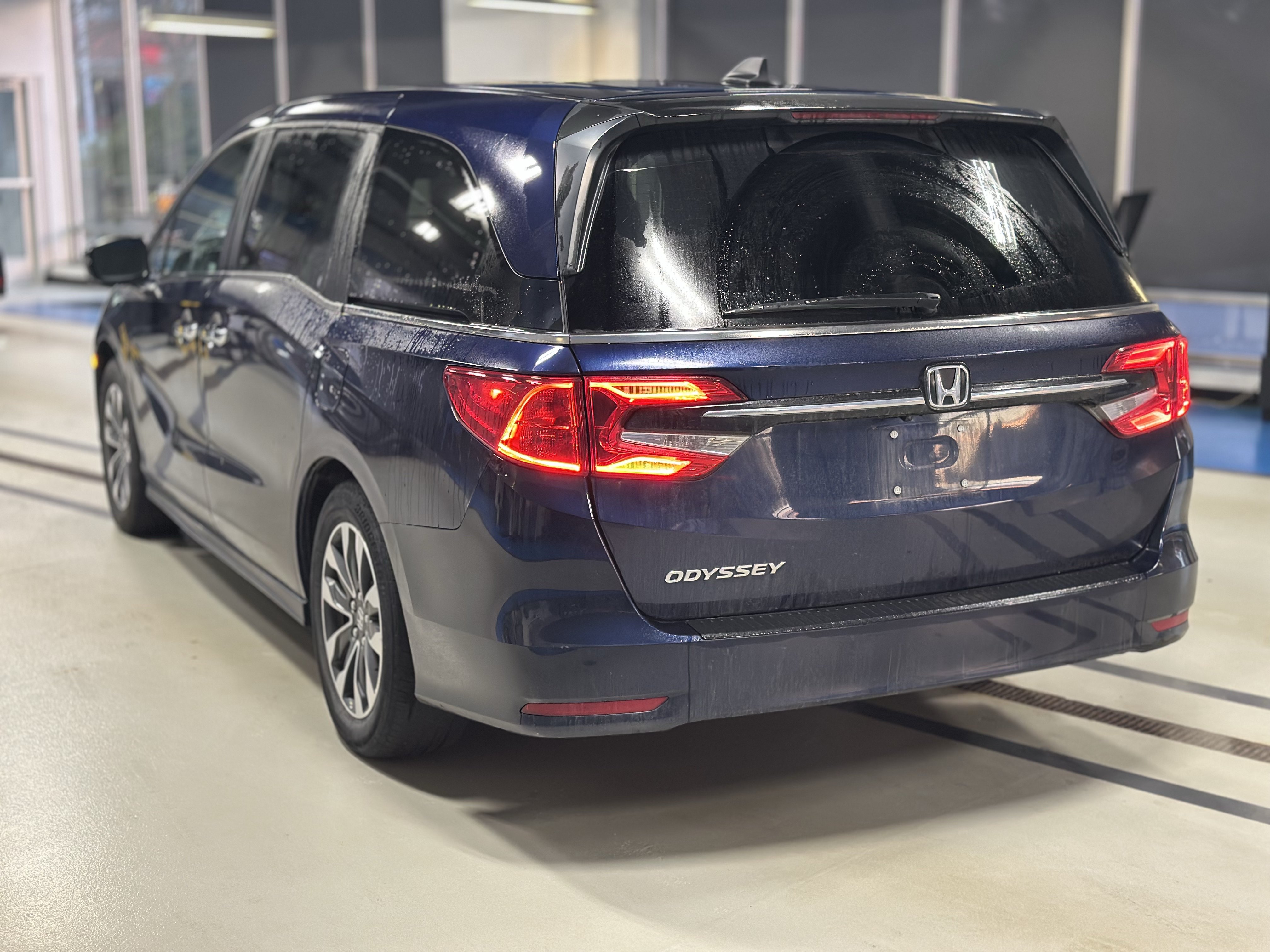 Used 2024 Honda Odyssey EX-L image 6