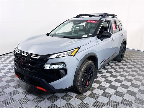 Certified 2025 Nissan Rogue SV image 3