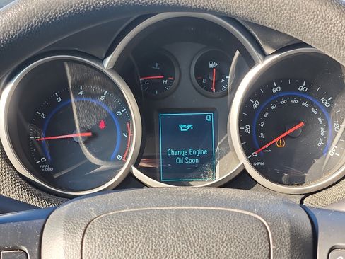 Used 2016 Chevrolet Cruze LT w/ Sun And Sound Package image 14