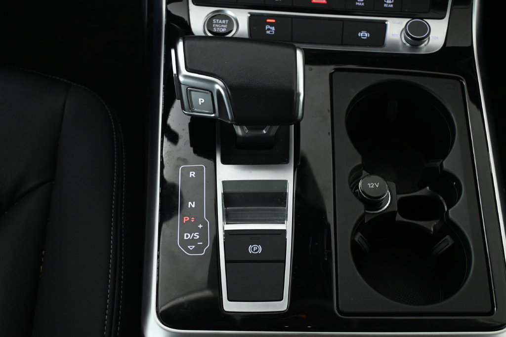 Used 2023 Audi Q8 Premium AWD/4WD image 21
