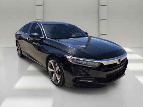 Used 2020 Honda Accord Touring image 3