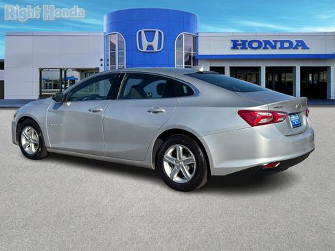 Used 2022 Chevrolet Malibu LT image 4