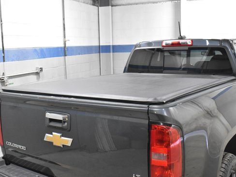 Used 2016 Chevrolet Colorado LT w/ LT Convenience Package RWD image 20