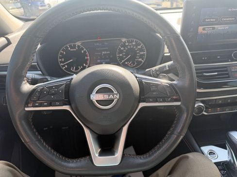 Used 2023 Nissan Altima 2.5 SR w/ SR Premium Package FWD image 19