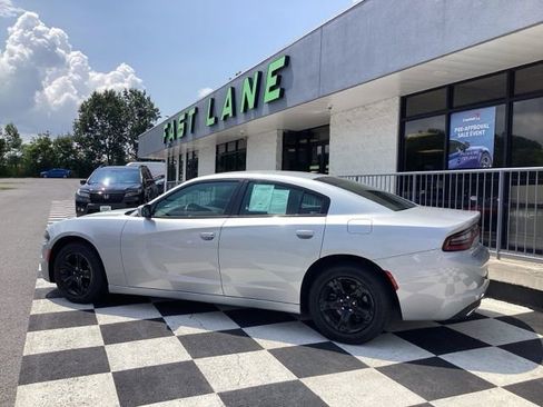 Used 2022 Dodge Charger SXT image 6