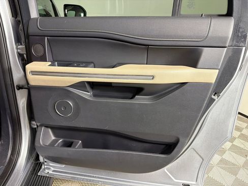 Used 2024 Ford Expedition Max Limited RWD image 18