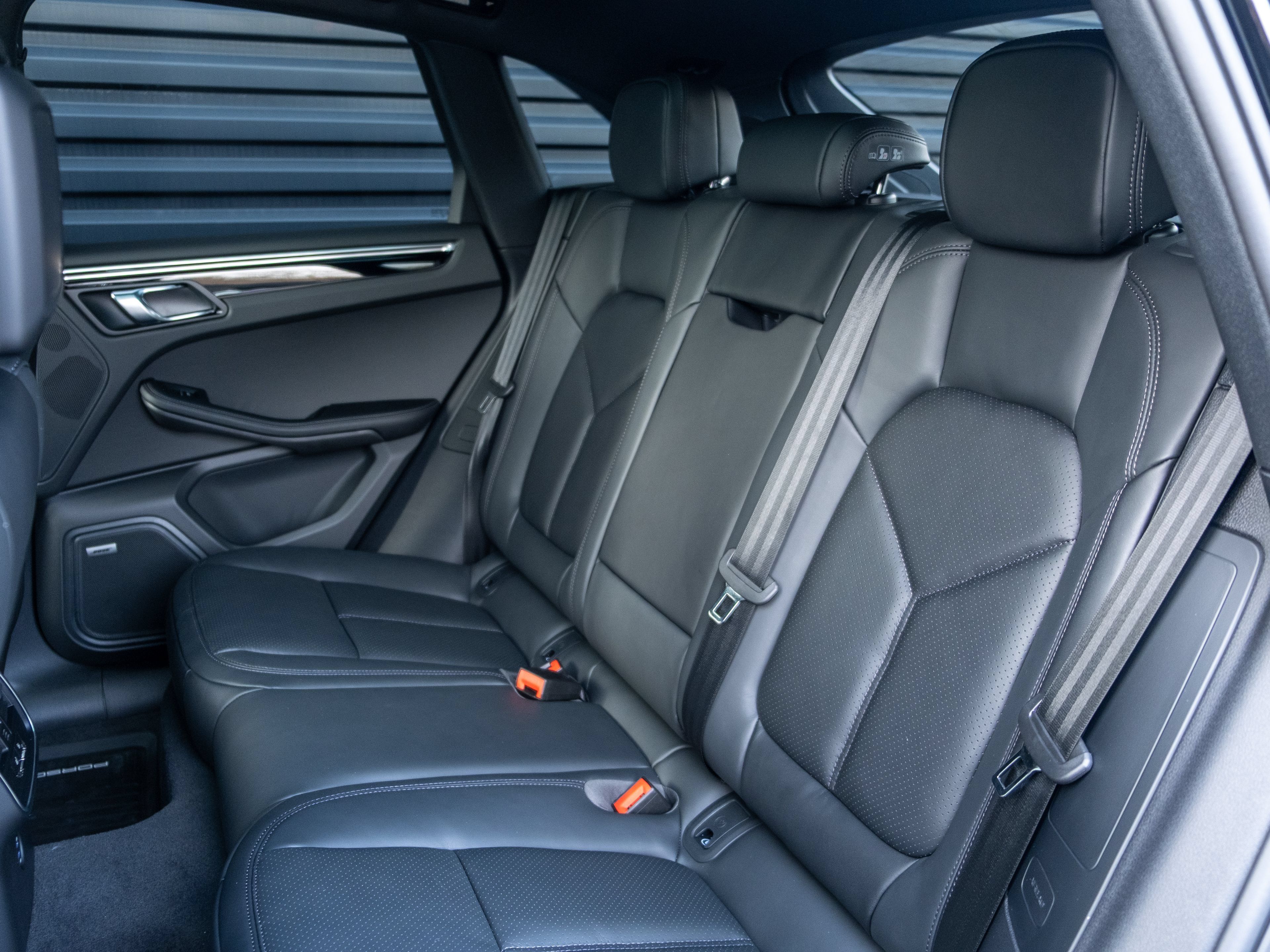 Certified 2026 Porsche Macan Turbo AWD/4WD image 41