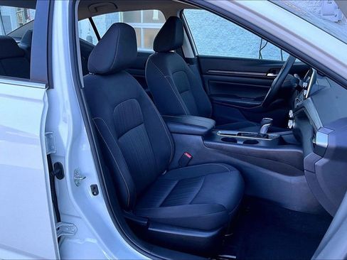 Certified 2025 Nissan Altima 2.5 SV image 6
