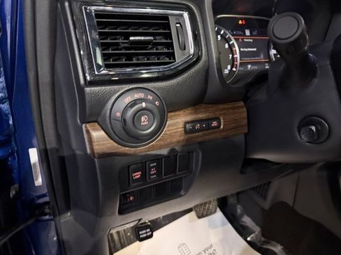 Used 2020 Nissan Titan Platinum Reserve w/ Moonroof Package image 13