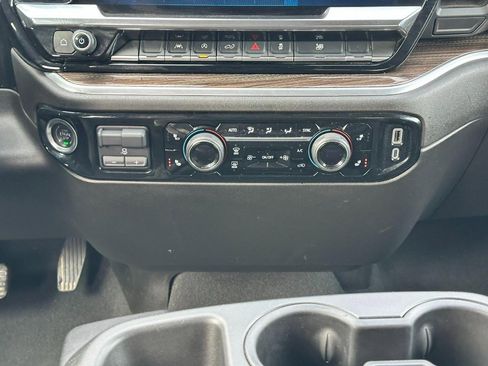 Used 2025 Chevrolet Silverado 1500 LT image 14