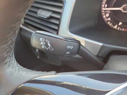 Used 2019 Volkswagen Atlas SEL image 33