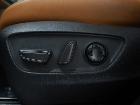 Used 2022 Toyota Highlander Platinum image 26