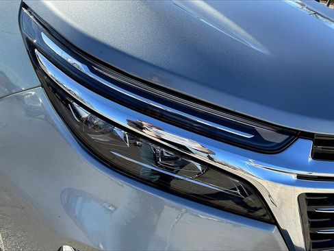 Used 2023 Chevrolet Equinox Premier image 31