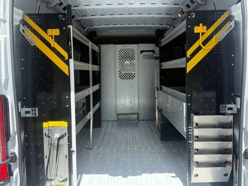 Used 2023 RAM ProMaster 2500 FWD image 3