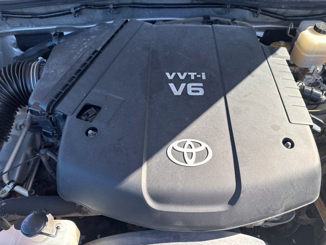 Used 2010 Toyota Tacoma 4x4 Double Cab w/ TRD Off-Road Pkg image 3