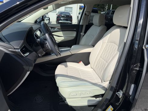 Used 2024 Buick Enclave Avenir AWD/4WD image 13