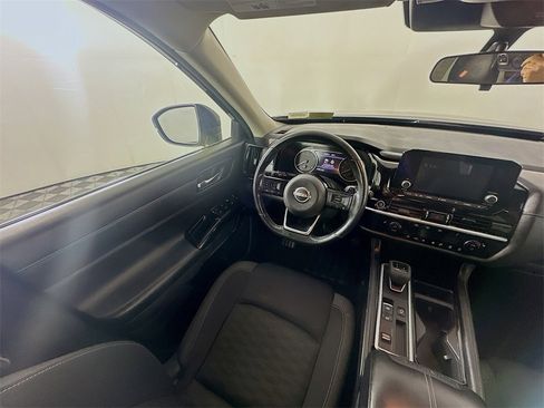 Used 2022 Nissan Pathfinder SV w/ SV Premium Package image 9