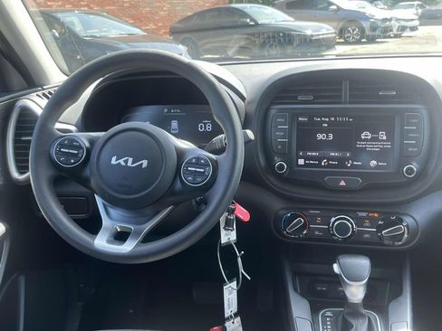 Used 2023 Kia Soul LX FWD image 19