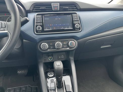 Used 2025 Nissan Versa SV FWD image 17