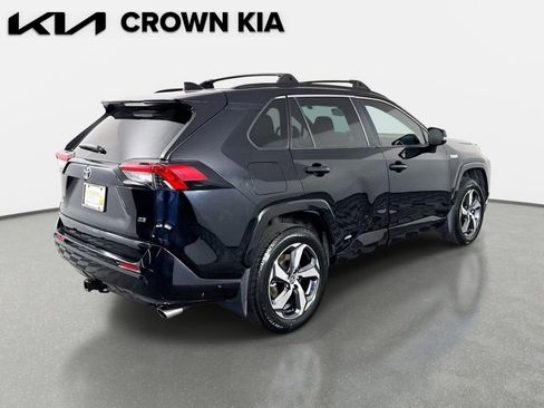 Used 2021 Toyota RAV4 SE w/ Weather & Moonroof Package image 6