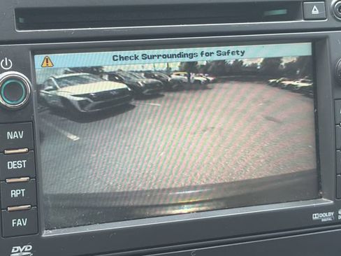Used 2011 Chevrolet Suburban LTZ RWD image 30