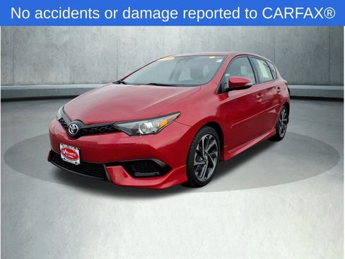 Used 2018 Toyota Corolla iM image 2