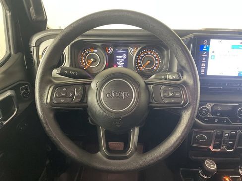 Used 2024 Jeep Gladiator Sport AWD/4WD image 15