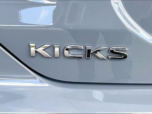 Certified 2024 Nissan Kicks SR w/ SR Premium Package FWD image 10