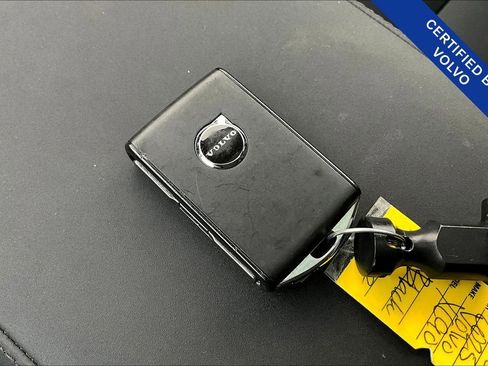 Certified 2025 Volvo XC90 B6 Plus image 13