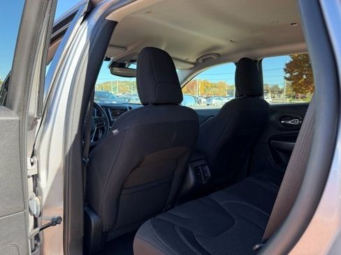 Used 2021 Jeep Cherokee Latitude image 14