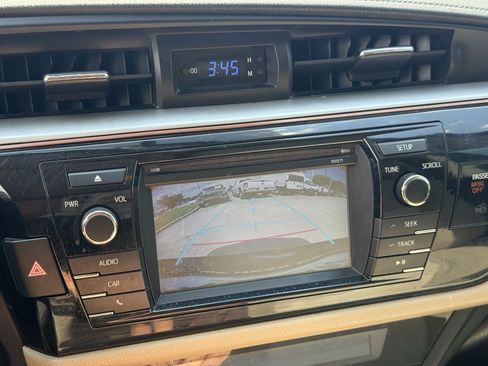 Used 2016 Toyota Corolla LE FWD image 21