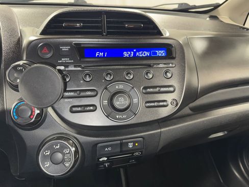 Used 2013 Honda Fit Sport image 21