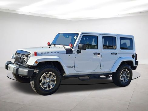 Used 2017 Jeep Wrangler Unlimited Rubicon w/ Connectivity Group AWD/4WD image 3