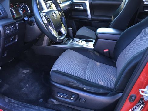 Used 2015 Toyota 4Runner SR5 AWD/4WD image 19