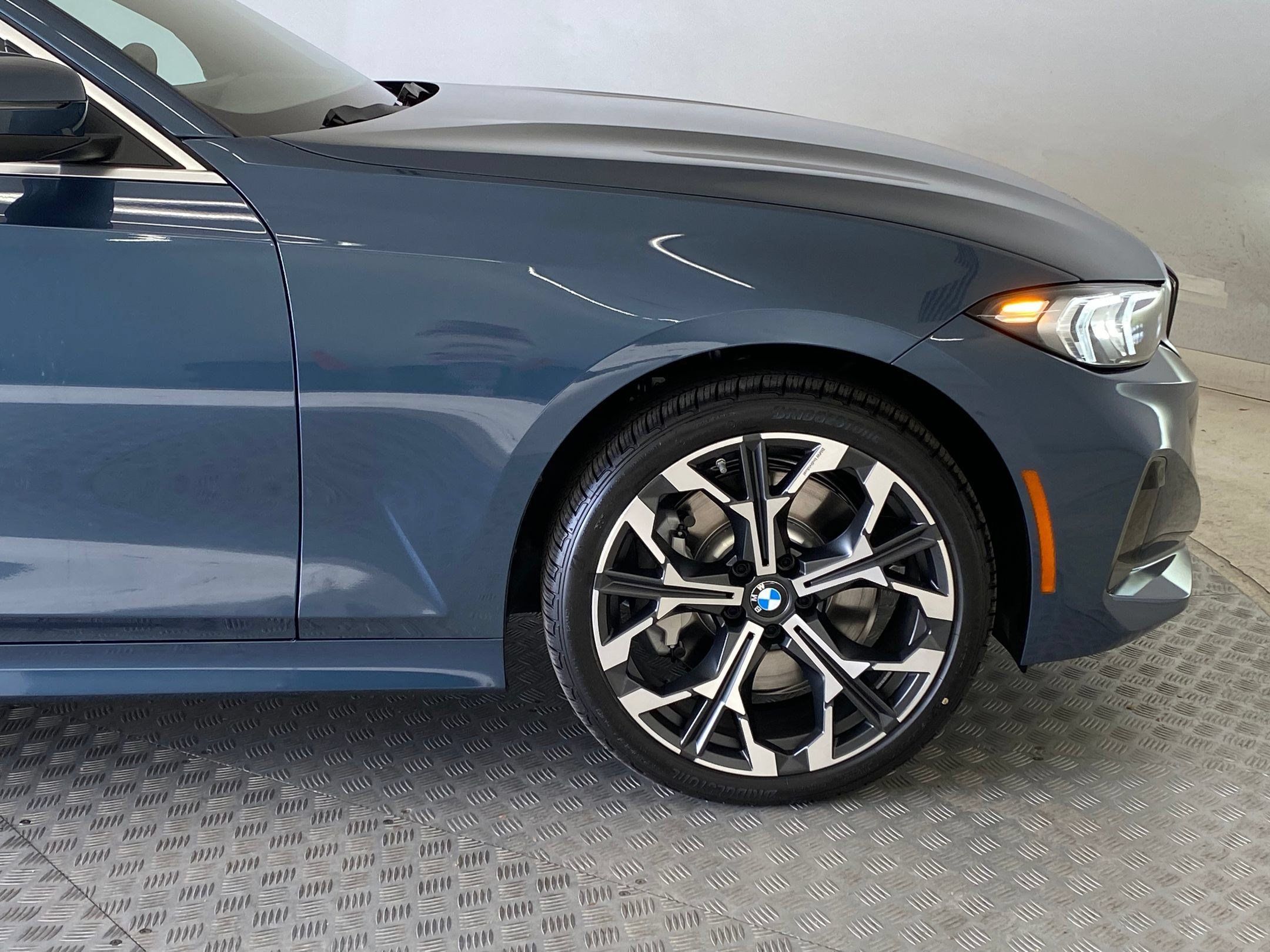 Used 2026 BMW 330i xDrive Sedan w/ Convenience Package AWD/4WD image 12