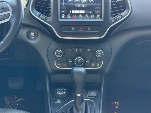 Used 2021 Jeep Cherokee Latitude Lux w/ Sun & Sound Group AWD/4WD image 21