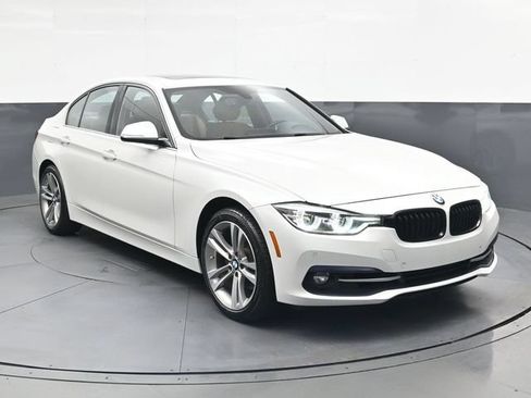 Used 2017 BMW 330i Sedan RWD image 2