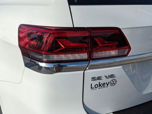 Used 2023 Volkswagen Atlas SE w/ Panoramic Sunroof Package FWD image 8