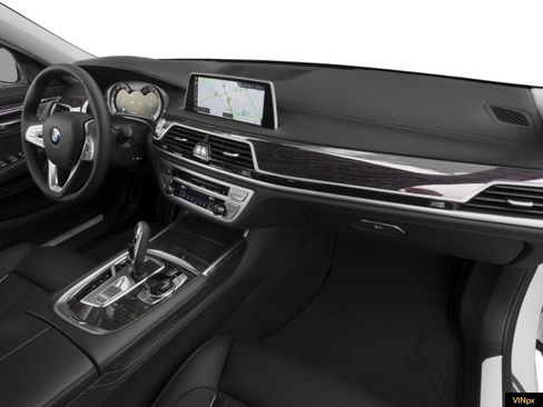 Used 2019 BMW 750i w/ Executive Package RWD image 5