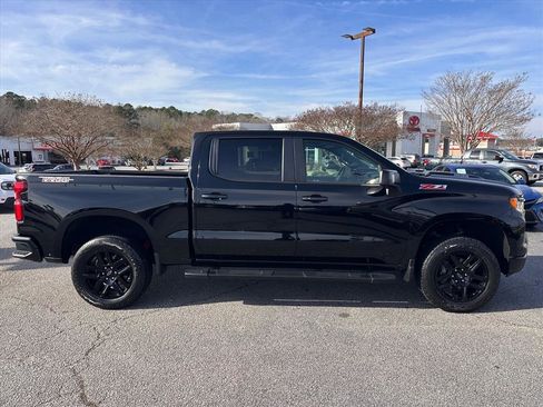 Used 2022 Chevrolet Silverado 1500 LT Trail Boss w/ LT Trail Boss Premium Package image 2