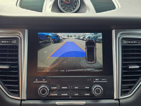 Used 2017 Porsche Macan AWD/4WD image 26