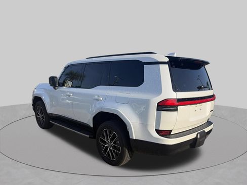 Used 2026 Lexus GX 550 AWD/4WD image 3