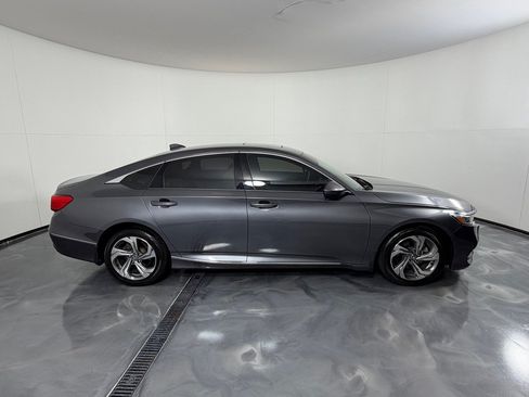 Used 2020 Honda Accord EX image 4