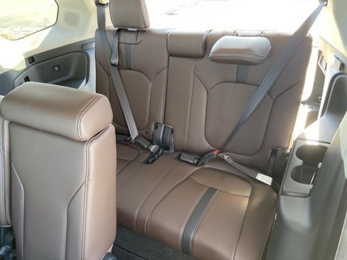 Used 2025 Honda Pilot Elite image 52