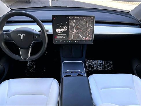 Used 2021 Tesla Model Y Long Range image 14