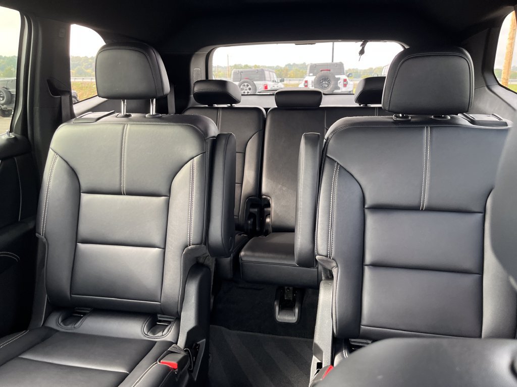 Used 2026 GMC Acadia Elevation w/ Elevation Premium Package FWD image 15