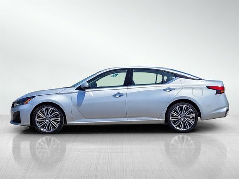 Used 2023 Nissan Altima 2.5 SL image 7